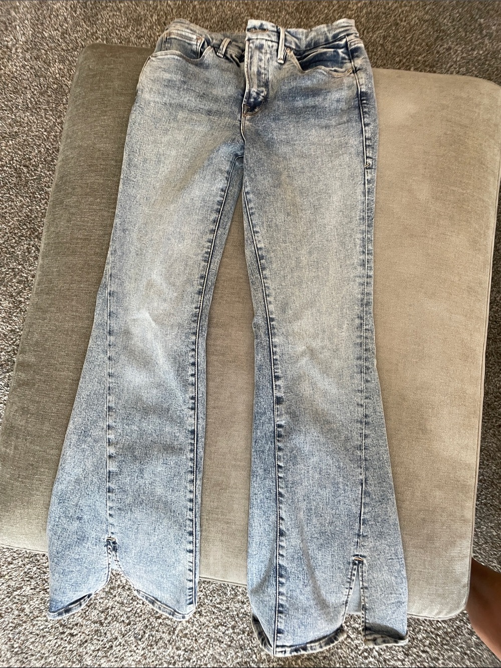 Good American Distressed Light Wash Jeans - Blue Size 6/28
